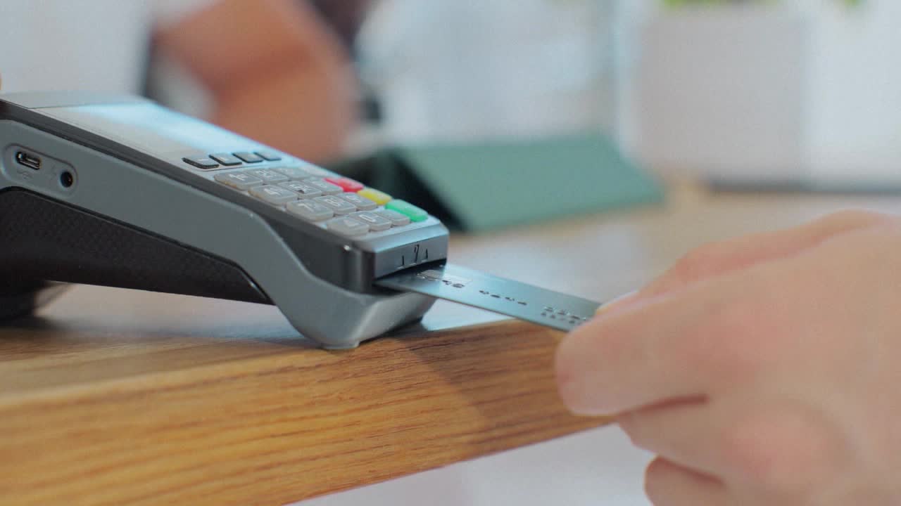 Avoiding fees when holiday shopping — KSTP 5 — Gopher